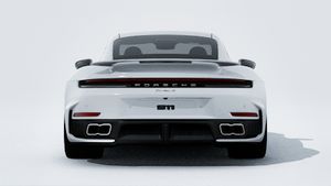 Außenansicht von 911 Turbo S mit Blick auf das Heck des Fahrzeugs