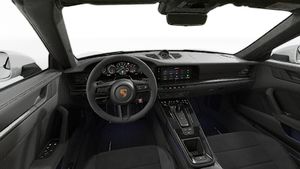 Innenansicht mit Lenkrad und Armaturenbrett von 911 Carrera 4 GTS Cabriolet