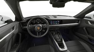 Innenansicht mit Lenkrad und Armaturenbrett von 911 Carrera 4S Cabriolet