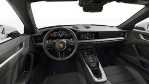 Innenansicht mit Lenkrad und Armaturenbrett von 911 Carrera 4S Cabriolet
