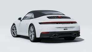 Außenansicht von 911 Carrera 4S Cabriolet mit der Rückseite und der linken Seite des Fahrzeugs