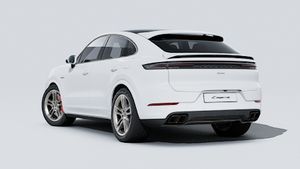 Außenansicht von Cayenne Turbo E-Hybrid Coupé mit der Rückseite und der linken Seite des Fahrzeugs