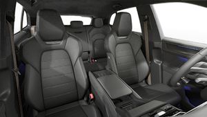 Innenansicht mit den Vordersitzen von Cayenne Turbo Electric