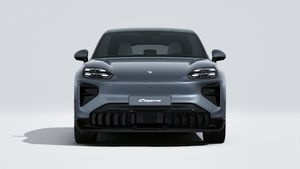 Außenansicht von Cayenne Turbo Electric mit Blick auf die Vorderseite des Fahrzeugs