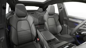 Innenansicht mit den Vordersitzen von Cayenne S Coupé Electric