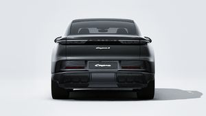 Außenansicht von Cayenne S Coupé Electric mit Blick auf das Heck des Fahrzeugs