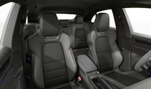 Innenansicht mit den Vordersitzen von Macan GTS
