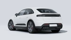 Außenansicht von Macan GTS mit der Rückseite und der linken Seite des Fahrzeugs