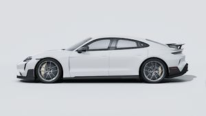 Die Außenansicht von Taycan Turbo GT mit Weissach-Paket zeigt die linke Seite des Fahrzeugs