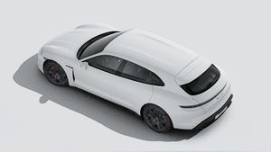 Außenansicht von Taycan GTS Sport Turismo von oben gesehen