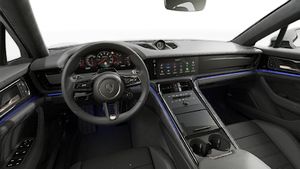 Innenansicht mit Lenkrad und Armaturenbrett von Panamera Turbo S E-Hybrid