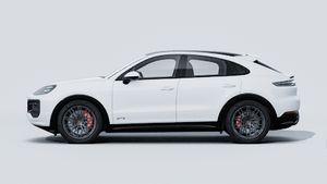 Eksteriørbillede af Cayenne GTS Coupé der viser venstre side af bilen