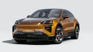 Eksteriørbillede af Cayenne Turbo Coupé Electric der viser bilens front og venstre side