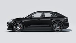 Eksteriørbillede af Macan 4S inkl. Teknologipakke Plus der viser venstre side af bilen