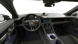 Interiørvisning, der viser rattet og instrumentbrættet på Taycan Turbo GT