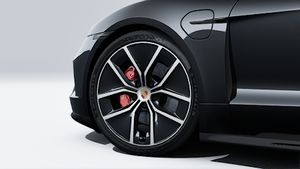 Udvendig visning af Taycan 4S Sport Turismo Black Edition