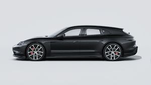 Eksteriørbillede af Taycan 4S Sport Turismo Black Edition der viser venstre side af bilen