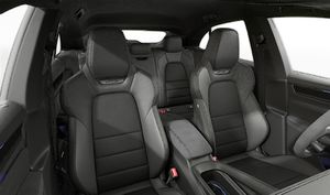 Vista interior de los asientos delanteros del Macan GTS Electric