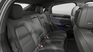 Vista interior de su Cayenne E-Hybrid Coupé Black Edition