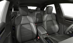 Vista interior de los asientos delanteros del Macan 4 Electric