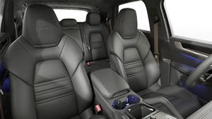 Sisevaade, Cayenne Turbo E-Hybrid esiistmed