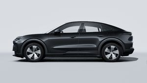 Cayenne Coupé Electric välisvaade, auto vasakpoolne külg.