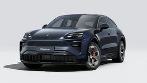 Cayenne Turbo Coupé Electric välisvaade, auto esiosa ja vasakpoolne külg.