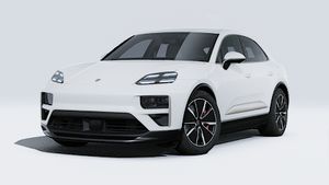 Macan Turbo välisvaade, auto esiosa ja vasakpoolne külg.