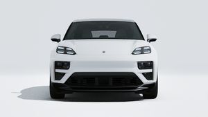 Macan Turbo välisvaade, auto esiosa