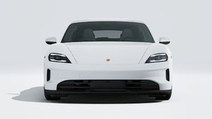 Taycan 4S Sport Turismo välisvaade, auto esiosa