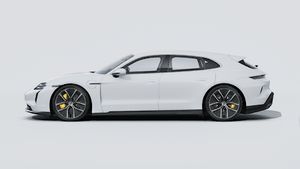 Taycan Turbo S Sport Turismo välisvaade, auto vasakpoolne külg.