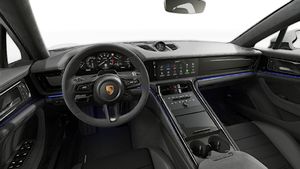 Sisevaade, Panamera GTS rool ja armatuurlaud