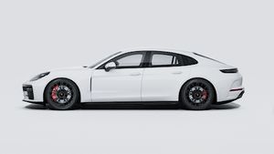 Panamera GTS välisvaade, auto vasakpoolne külg.