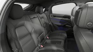 Interior view of Cayenne Coupé Black Edition