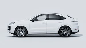 Exterior view of Cayenne Coupé Black Edition showing the left side of the car
