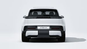 Exterior view of Cayenne S Electric showing the rear of the car