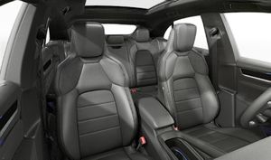 Interior view showing the front seats of Macan 4S