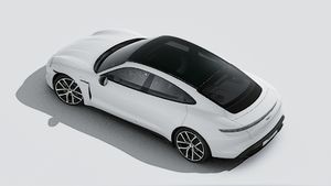 Exterior view of Taycan Black Edition seen from above