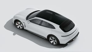 Exterior view of Taycan 4S Cross Turismo seen from above