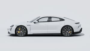 Vista exterior de Taycan Turbo S mostrando el lado izquierdo del vehículo