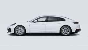 Vista exterior de Panamera 4 E-Hybrid Executive mostrando el lado izquierdo del vehículo