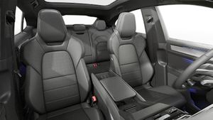 Sisäkuva, jossa näkyvät etuistuimet Cayenne Coupé Electric