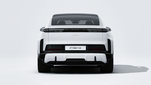 Ulkonäkymä Cayenne Turbo Coupé Electric , jossa näkyy auton takaosa.