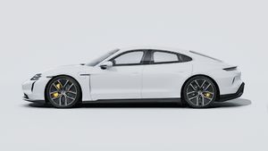 Ulkonäkymä Taycan Turbo S , jossa näkyy auton vasen puoli.