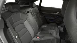 Sisänäkymä Taycan Sport Turismo