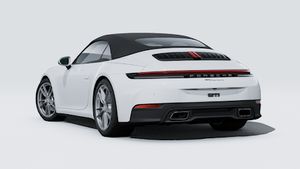Vue extérieure de 911 Carrera Cabriolet montrant l'arrière et le côté gauche de la voiture