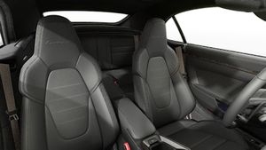 Vue intérieure montrant les sièges avant de 911 Turbo S Cabriolet