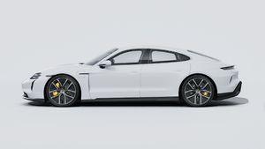 Vue extérieure de Taycan Turbo S montrant le côté gauche de la voiture