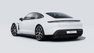 Vue extérieure de Taycan 4S Black Edition montrant l'arrière et le côté gauche de la voiture