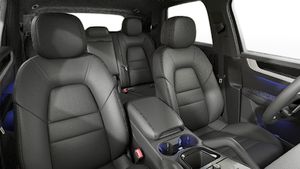 Interior view showing the front seats of Cayenne S E-Hybrid